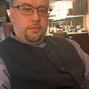 Meet your Posher, Nicholas